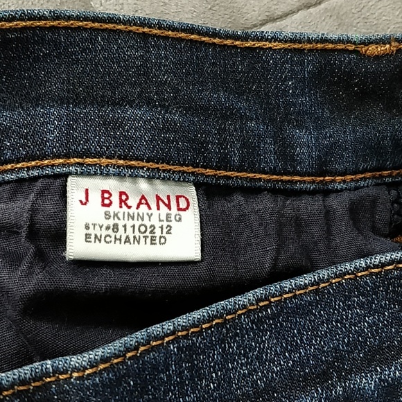 J Brand 811 midrise skinny, size 26 - Picture 6 of 7